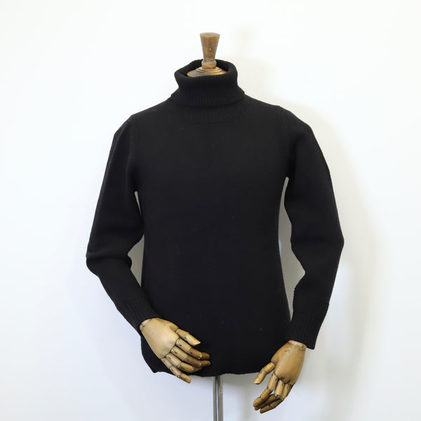 Fisherman Out of Ireland Roll Neck Sweater - Black